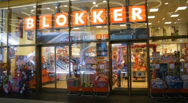 Directeur Blokker vertrokken