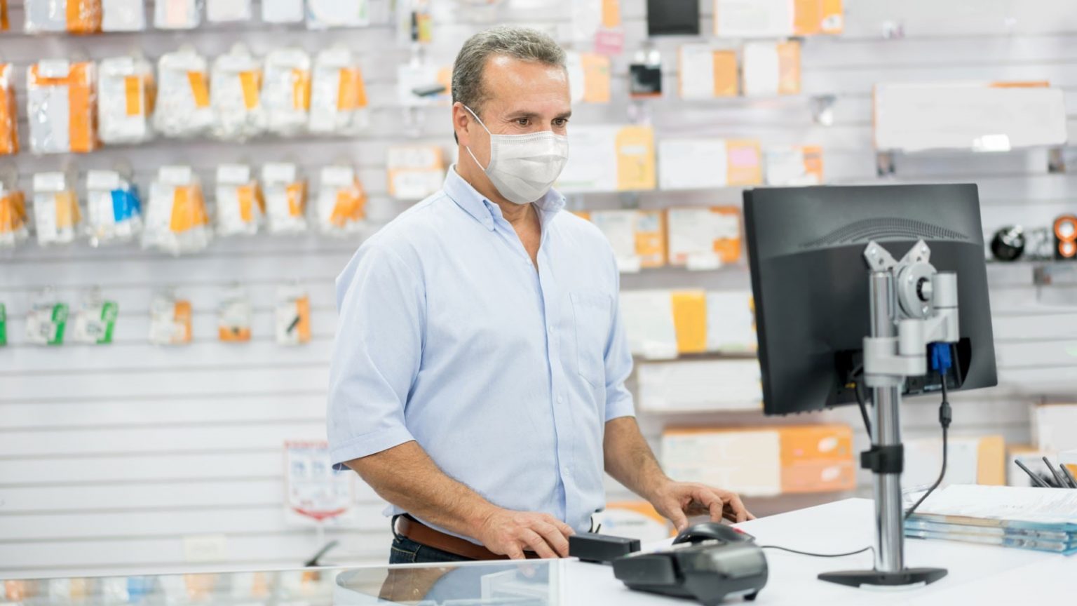 Kabinet geeft elektronicawinkels weer wat lucht