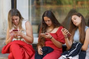‘Smartphones sinds 2015 in prijs verdubbeld’