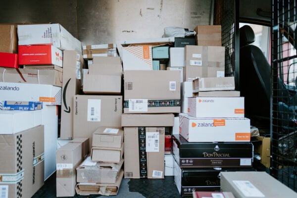 Packages in a bus