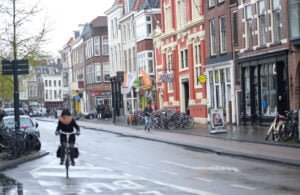 RTL Nieuws: Webshops openen steeds vaker stenen winkel