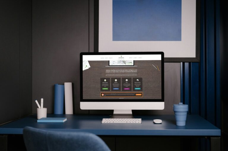 Een computer met daarop de website van Green Street