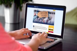 laptop met opiniestuk