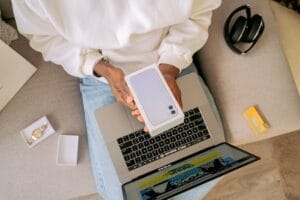 Meer dan de helft van de Nederlanders is van plan Black Friday aankopen te doen