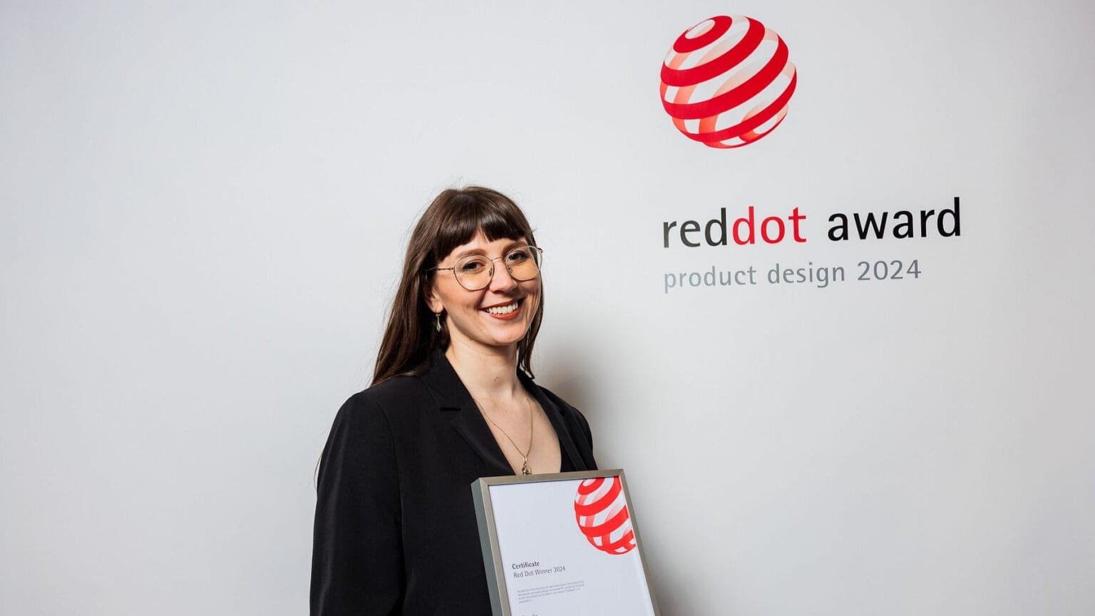 Porseleinen koffiezetapparaat overtuigt Red Dot Jury Karolína Jeřábková