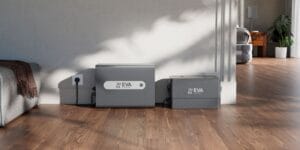 Eerste 1100 stekker-thuisbatterijen Eva-Power uitgeleverd in Nederland Eerste stekkers uitgeleverd