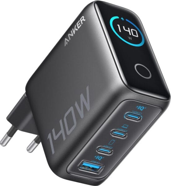 Wall Charger van Eufy met digitaal display
