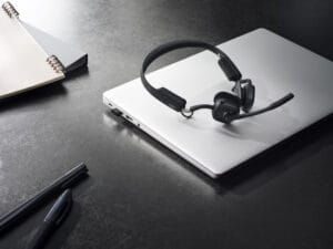 Shokz lanceert hoofdtelefoon voor zakelijke markt met open-ear-technologie ShokZ open meet