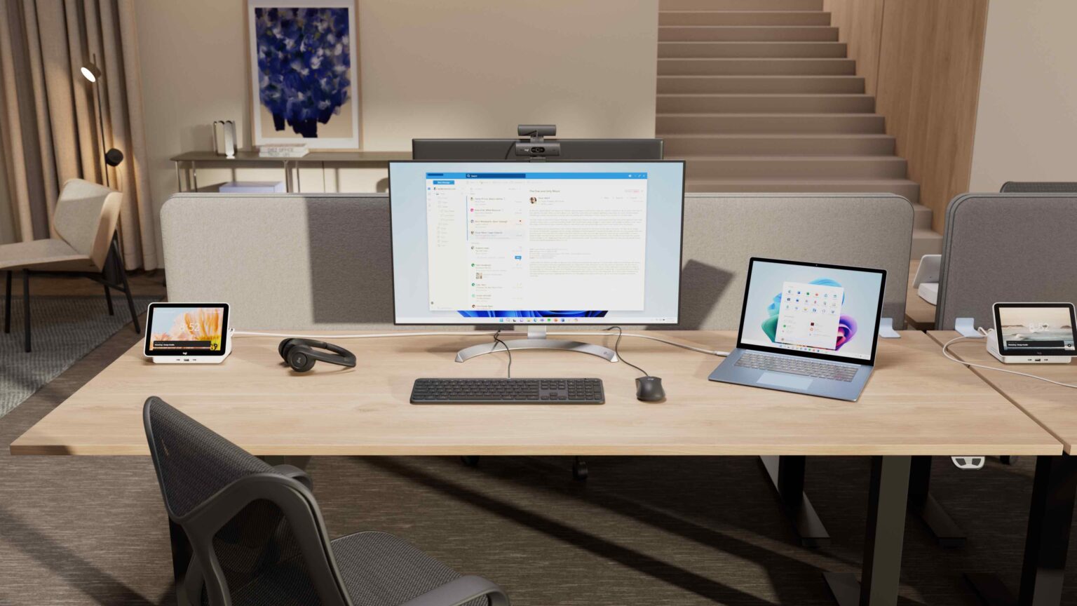 Logitech introduceert bekabelde toetsenbord- en muisset voor zakelijke gebruikers Producten van Logitech op een tafel. Muis, toetsenbord, dat soort zaken.