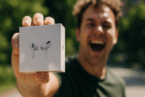 Een man met Airpods Pro