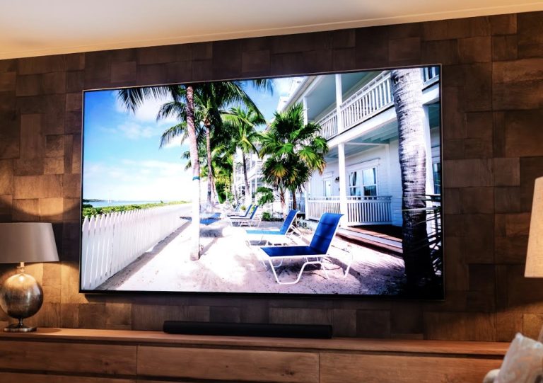 Samsung Micro RGB tv geïnstalleerd door HelloTV.