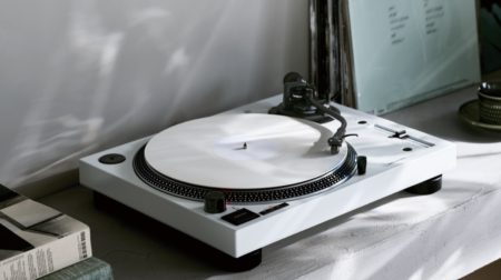 Audio-Technica introduceert witte uitvoering van AT-LP120XBT-USB draaitafel voor 399 euro Witte speler van Audio-Technica